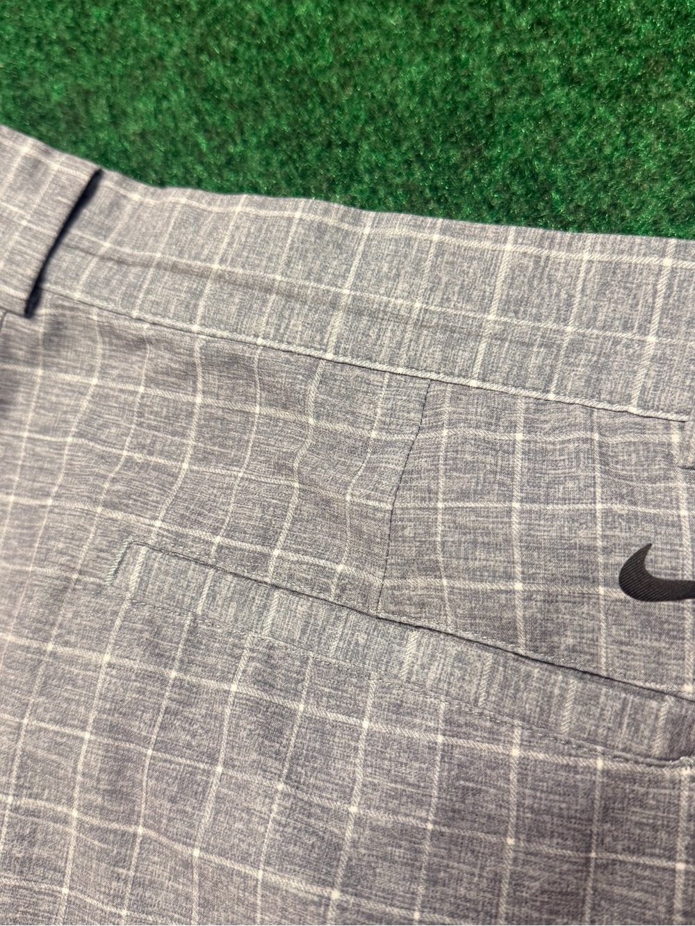 Nike Golf Dri-Fit Shorts in Light Gray (W36 / 11” Inseam) - Picture 5 of 6